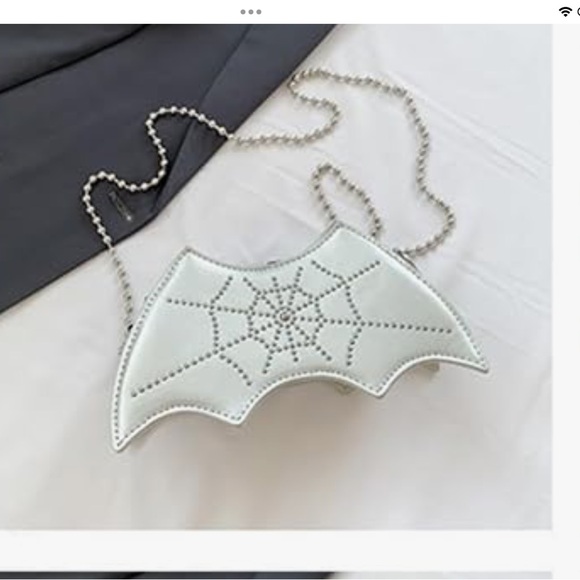 Spider Web Bat-Shaped Clutch new with free gift - Picture 7 of 10